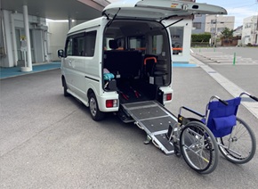 送迎車両（車椅子対応）